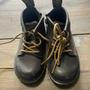 Dr martens good condition - brown
5 little kids